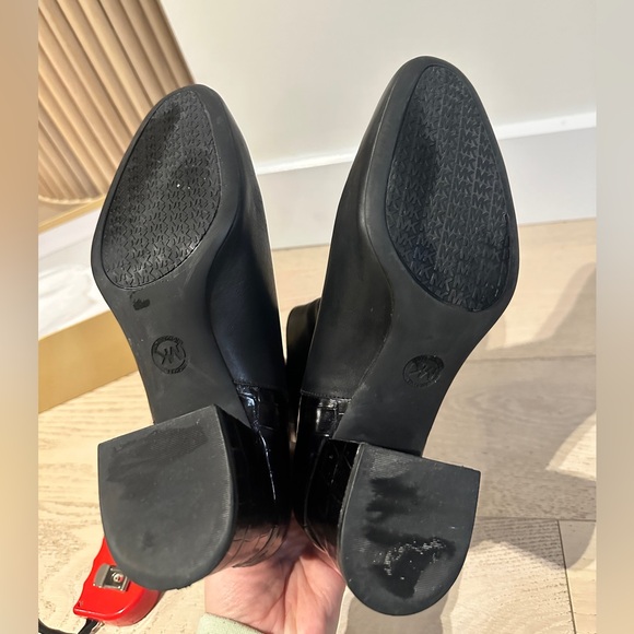 Michael Kors Alane Flex Croc-embossed Leather Ankle Boots In Black size 9 - Picture 7 of 10